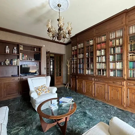公寓 Casa Cele Centro Citta Vista Mare 文蒂米利亚