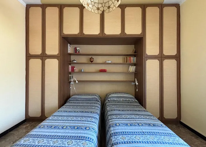 公寓 Casa Cele Centro Citta Vista Mare 文蒂米利亚