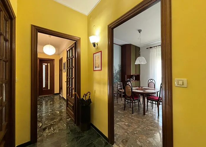 公寓 Casa Cele Centro Citta Vista Mare 文蒂米利亚