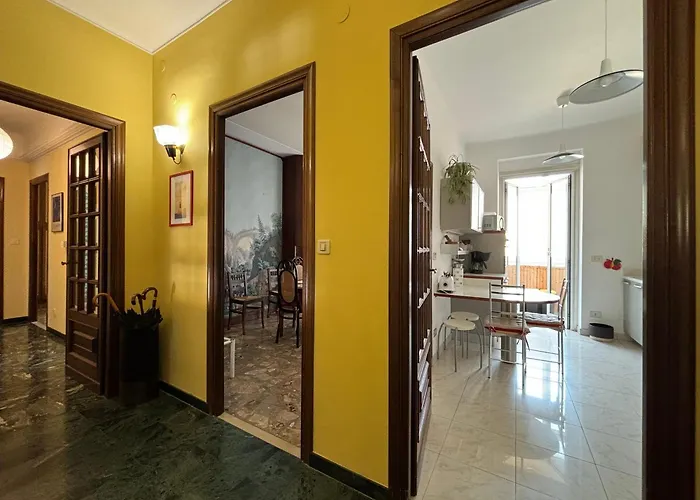 Casa Cele Centro Citta Vista Mare 文蒂米利亚