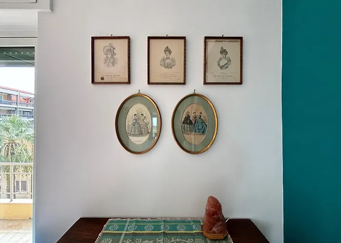 公寓 Casa Cele Centro Citta Vista Mare 文蒂米利亚