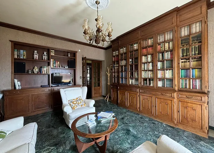 公寓 Casa Cele Centro Citta Vista Mare 文蒂米利亚